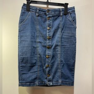 Esteez Women's Denim Pencil Skirt Size 8 Button Front Pockets